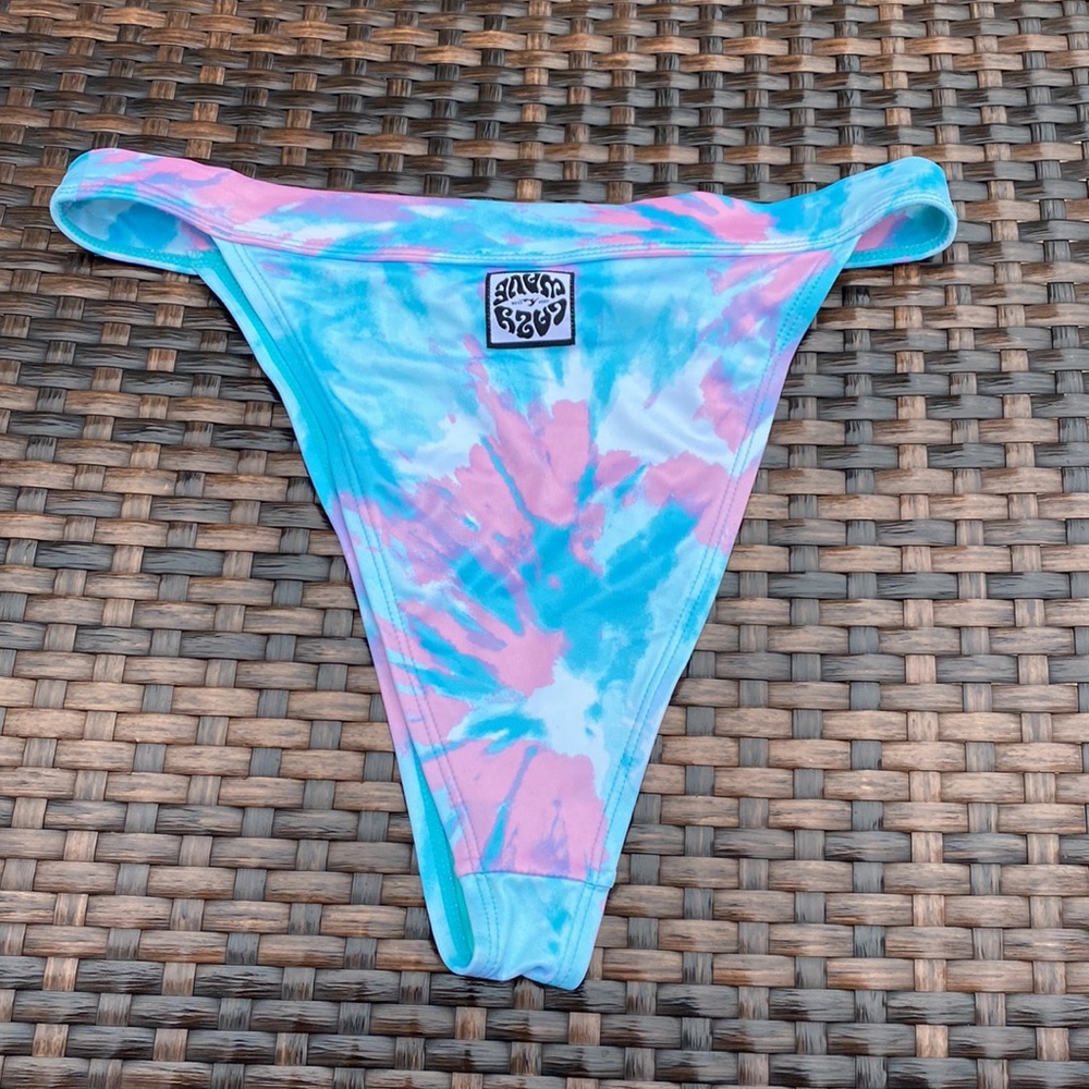 Bikini Bottom - Picture 2 of 3